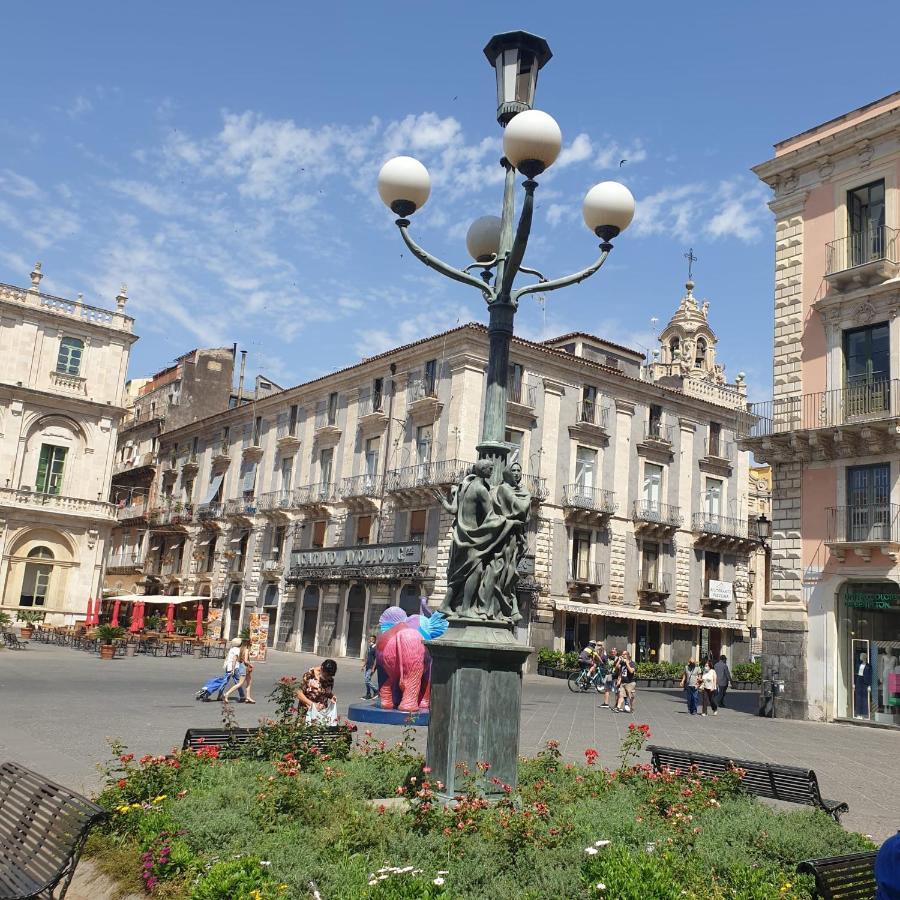 Palazzo La Piana Rooms 卡塔尼亚 外观 照片
