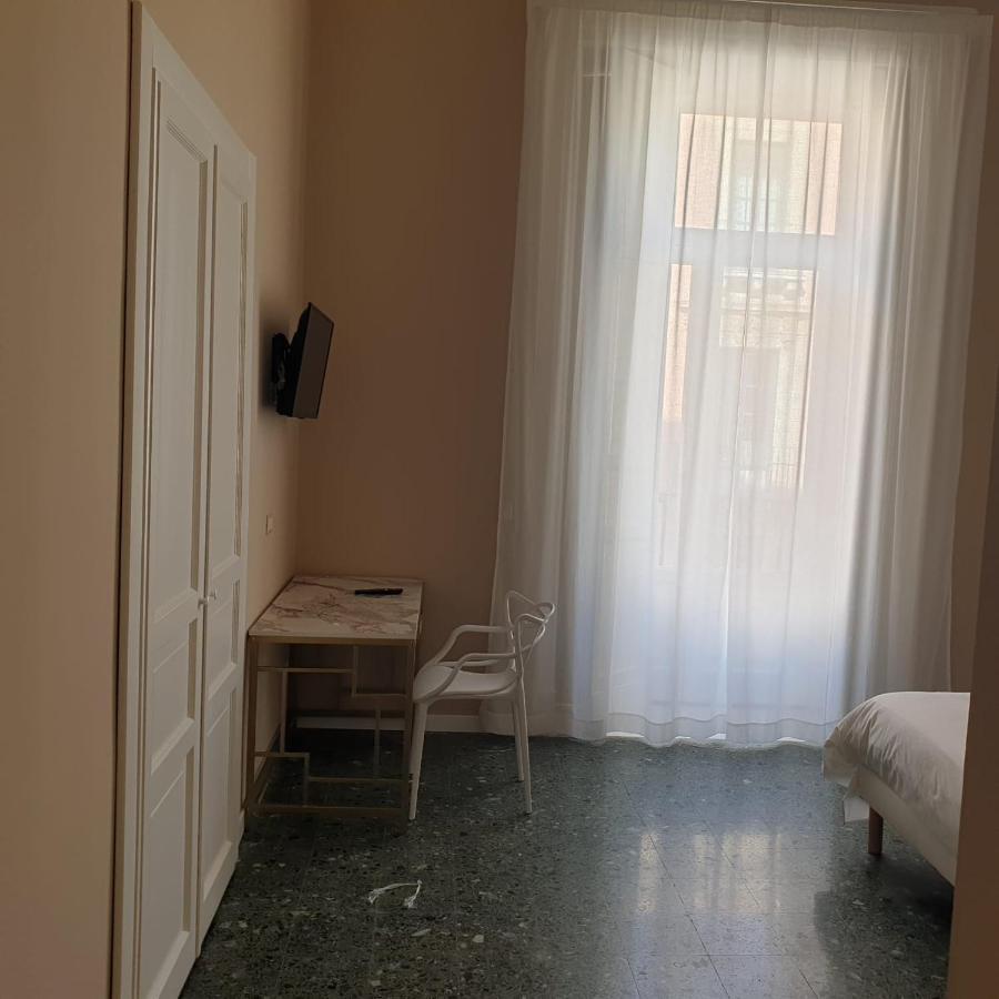 Palazzo La Piana Rooms 卡塔尼亚 外观 照片